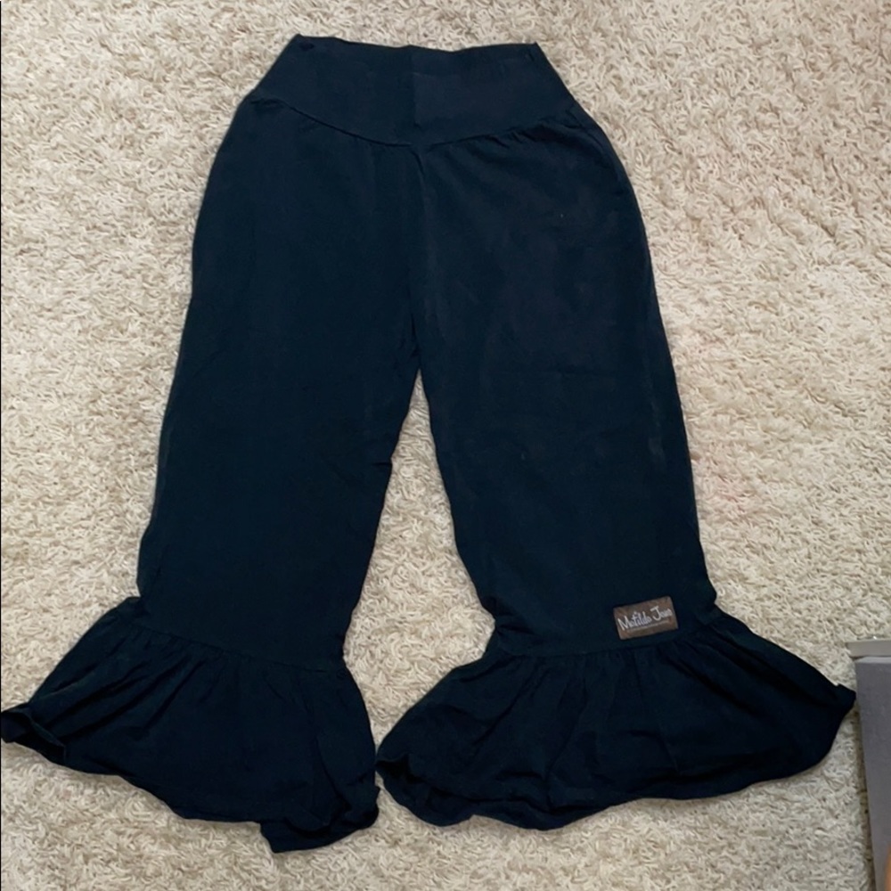 Black Matilda Jane flair capris